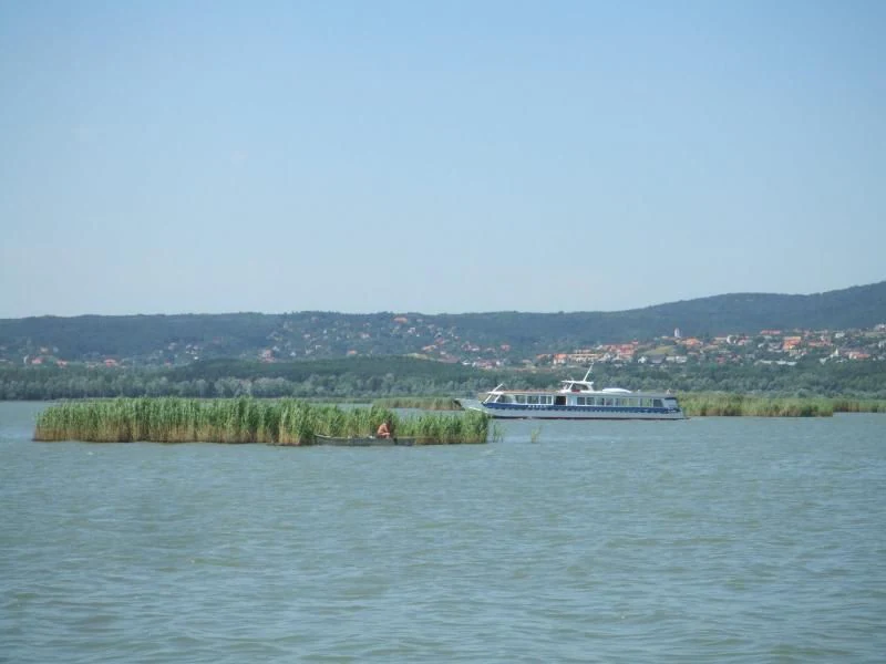 Středisko Agárd — jezero Velence