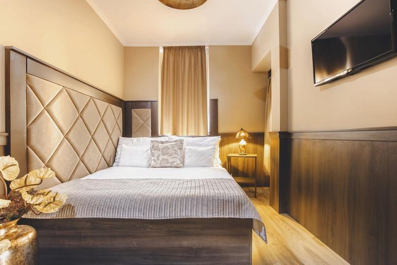Komló Hotel